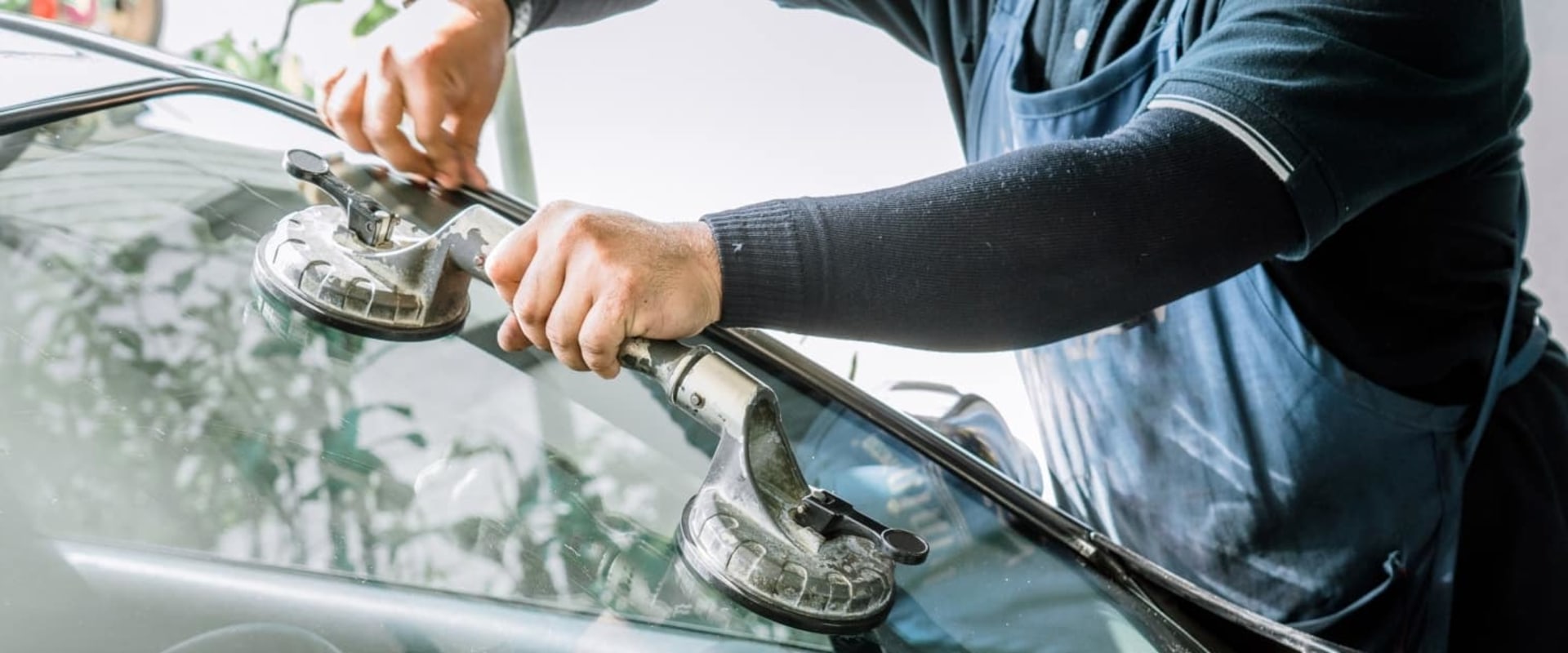 Understanding the Timeline for Windshield and Auto Glass Replacement in Dallas