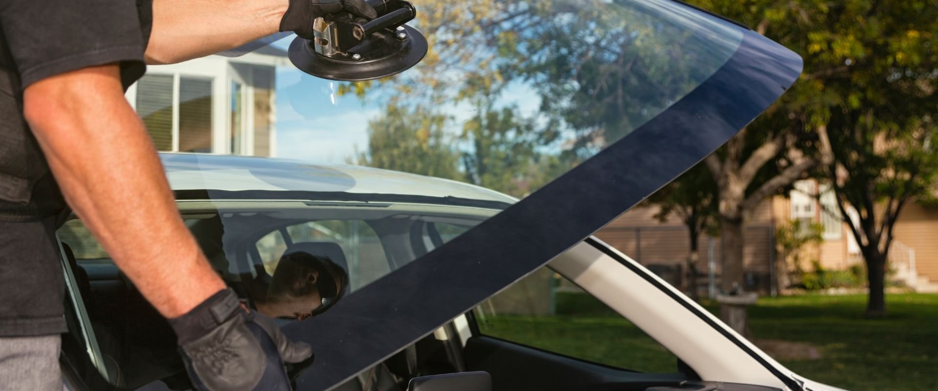 Navigating Insurance Adjusters for Windshield and Auto Glass Services in Dallas